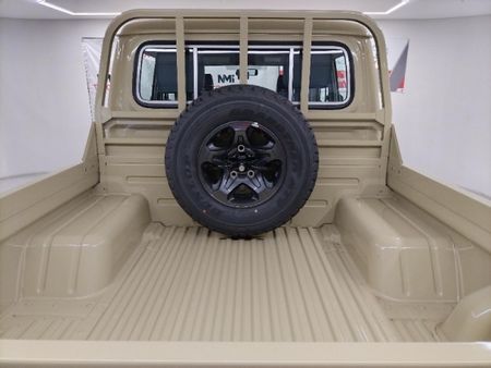 2025-Toyota-Land-Cruiser-79-28-GD-6-Auto-Double-Cab_6