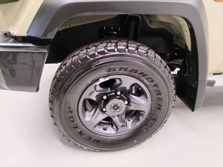 2025-Toyota-Land-Cruiser-79-28-GD-6-Auto-Double-Cab_7