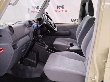 2025-Toyota-Land-Cruiser-79-28-GD-6-Auto-Double-Cab_8