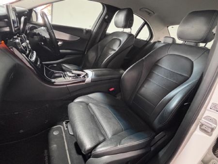 2016-Mercedes-Benz-C-Class-C-220-Bluetec-AMG-Line-Auto_15