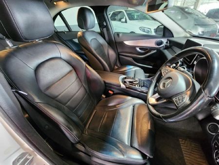 2016-Mercedes-Benz-C-Class-C-220-Bluetec-AMG-Line-Auto_17