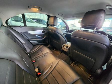 2016-Mercedes-Benz-C-Class-C-220-Bluetec-AMG-Line-Auto_18