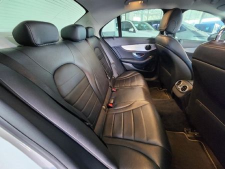 2016-Mercedes-Benz-C-Class-C-220-Bluetec-AMG-Line-Auto_19