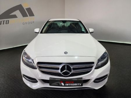 2016-Mercedes-Benz-C-Class-C-220-Bluetec-AMG-Line-Auto_6