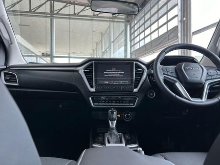 2025-Isuzu-D-Max-30-DDI-LSE-4x4-Auto-Double-Cab_4