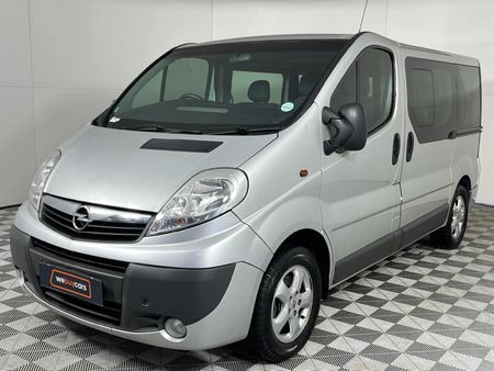 2009-Opel-Vivaro-19-CDTi-Bus_0