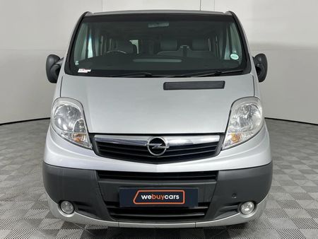 2009-Opel-Vivaro-19-CDTi-Bus_11