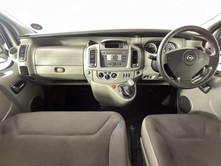2009-Opel-Vivaro-19-CDTi-Bus_1