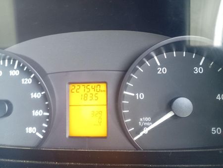 2015-Mercedes-Benz-Sprinter-311-CDi-FC-CC_9
