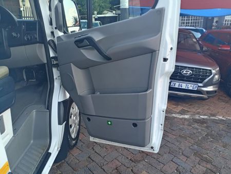 2015-Mercedes-Benz-Sprinter-311-CDi-FC-CC_10