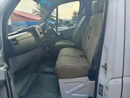 2015-Mercedes-Benz-Sprinter-311-CDi-FC-CC_11