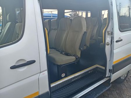 2015-Mercedes-Benz-Sprinter-311-CDi-FC-CC_12