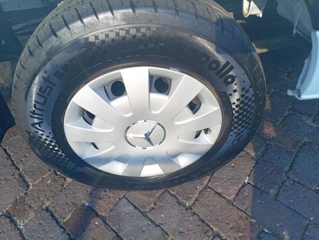 2015-Mercedes-Benz-Sprinter-311-CDi-FC-CC_16