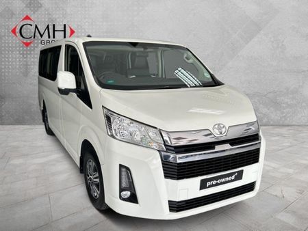 2022-Toyota-Quantum-28-GL-11-seat_0