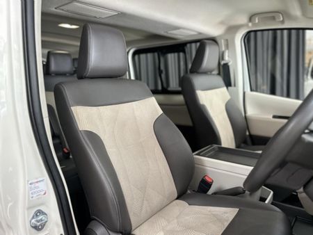 2022-Toyota-Quantum-28-GL-11-seat_9