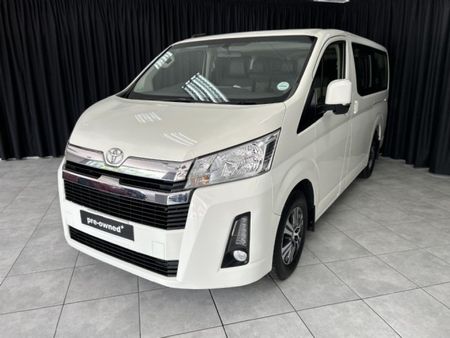 2022-Toyota-Quantum-28-GL-11-seat_2