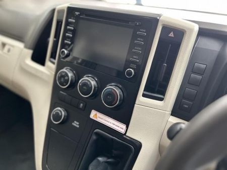 2022-Toyota-Quantum-28-GL-11-seat_8