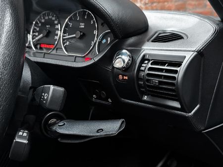 2001-BMW-Z3-30i_14