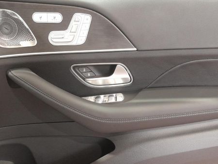 2024-Mercedes-Benz-GLE-450d-4Matic_14