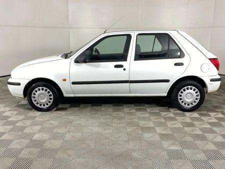 1997-Mazda-121-Soho-13-5-dr_9