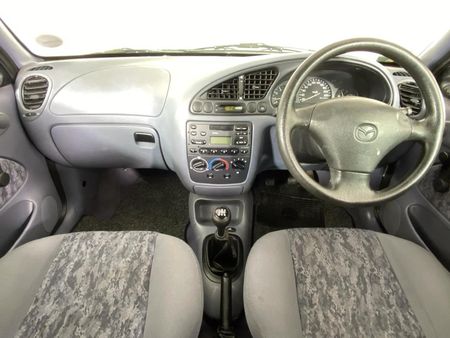 1997-Mazda-121-Soho-13-5-dr_1