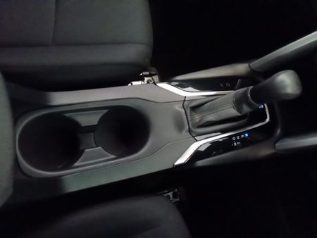2024-Toyota-Corolla-Cross-18-XI_11
