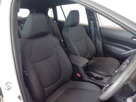 2024-Toyota-Corolla-Cross-18-XI_17