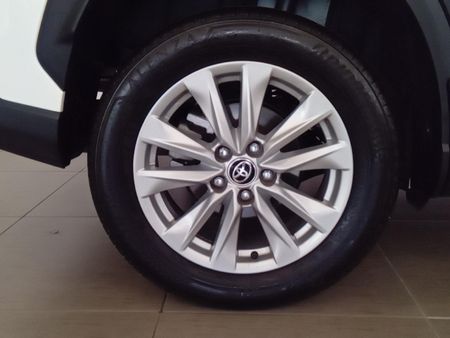 2024-Toyota-Corolla-Cross-18-XI_21