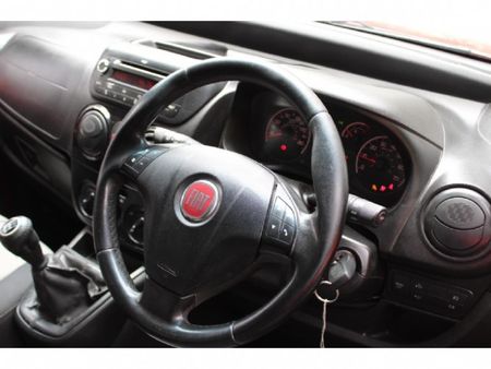 2013-Fiat-Qubo-13D-MultiJet_4