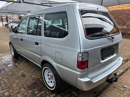 2000-Toyota-Condor-2400i-Estate_3