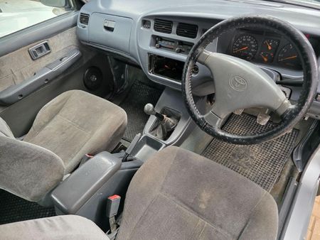 2000-Toyota-Condor-2400i-Estate_4