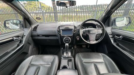 2021-Isuzu-D-Max-300-LX-Auto-Double-Cab_15
