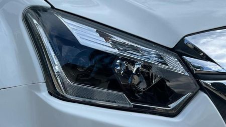 2021-Isuzu-D-Max-300-LX-Auto-Double-Cab_6