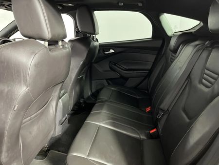2016-Ford-Focus-20-EcoBoost-ST3_3