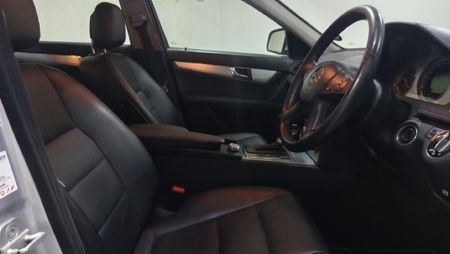 2008-Mercedes-Benz-C-Class-C-350-Elegance-Auto_9