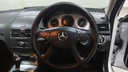2008-Mercedes-Benz-C-Class-C-350-Elegance-Auto_10