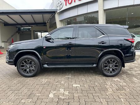 2026-Toyota-Fortuner-28GD-6-4x4-GR-S-Auto_3