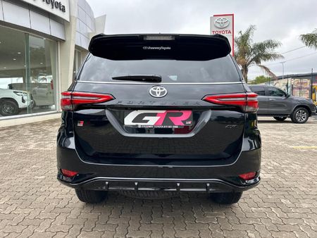 2026-Toyota-Fortuner-28GD-6-4x4-GR-S-Auto_5