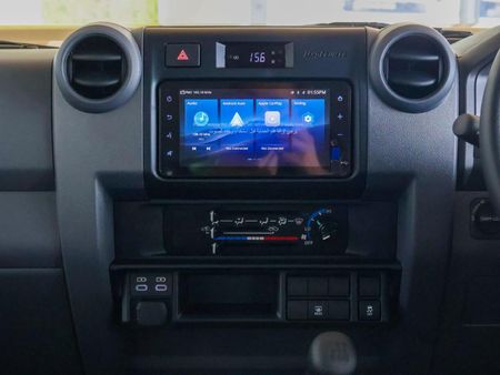 2025-Toyota-Land-Cruiser-76-28-GD-6-Station-Wagon_17