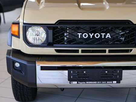2025-Toyota-Land-Cruiser-76-28-GD-6-Station-Wagon_2
