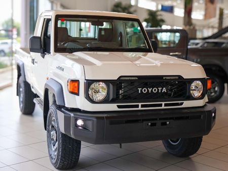 2025-Toyota-Land-Cruiser-79-28GD-6-Single-Cab_0