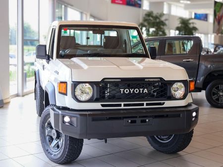 2025-Toyota-Land-Cruiser-79-28GD-6-Single-Cab_1