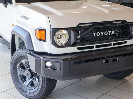 2025-Toyota-Land-Cruiser-79-28GD-6-Single-Cab_2