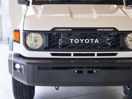 2025-Toyota-Land-Cruiser-79-28GD-6-Single-Cab_3