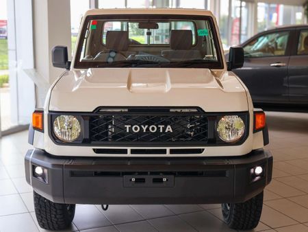 2025-Toyota-Land-Cruiser-79-28GD-6-Single-Cab_4