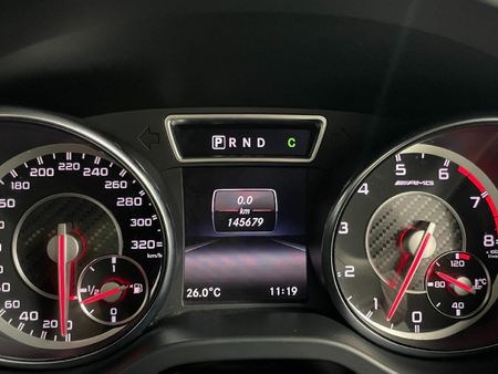 2015-Mercedes-AMG-CLA-45-AMG_10
