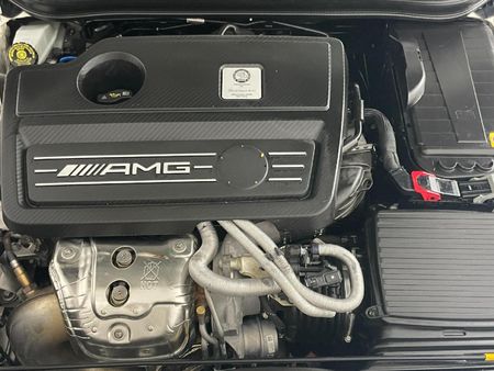 2015-Mercedes-AMG-CLA-45-AMG_17