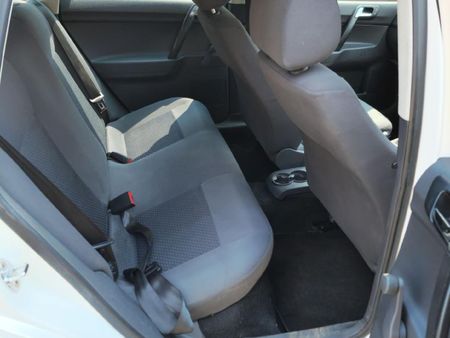 2014-Volkswagen-Polo-Vivo-16-Trendline-5-dr_9