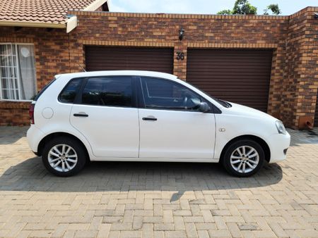 2014-Volkswagen-Polo-Vivo-16-Trendline-5-dr_1
