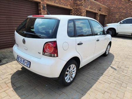 2014-Volkswagen-Polo-Vivo-16-Trendline-5-dr_2